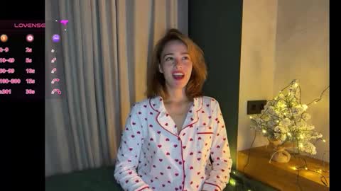 Snapshot of hannahinto chatting on December 14, 3:56 am hannahinto online show from December 14, 3:56 am