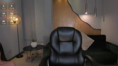 HANNAH J online show from February 23, 7:49 pm