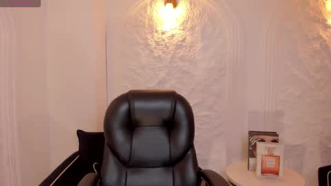 HANNAH J online show from November 2, 5:04 pm