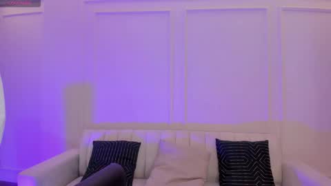 Snapshot of hannahjamesx chatting on February 18, 12:34 pm HANNAH J online show from February 18, 12:34 pm