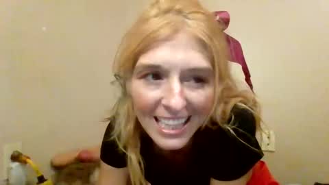Snapshot of hannahkisses4u chatting on October 19, 7:42 am hannahkisses4u online show from October 19, 7:42 am