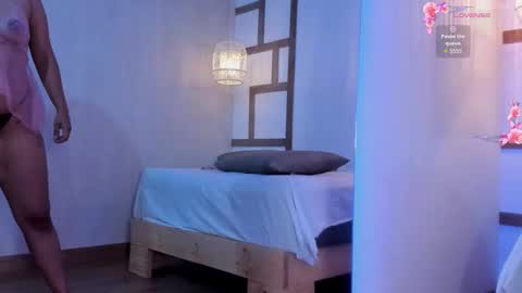 hannahmonttgomery  Help me reach 100 Hands up online show from October 7, 4:37 pm