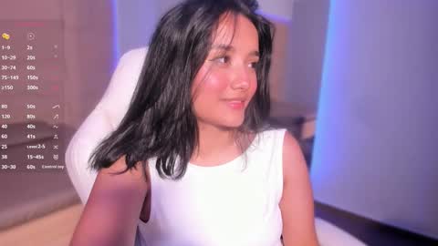 Snapshot of hannahmonttgomery chatting on February 5, 5:39 pm hannahmonttgomery Help me reach 100 Hands up online show from February 5, 5:39 pm