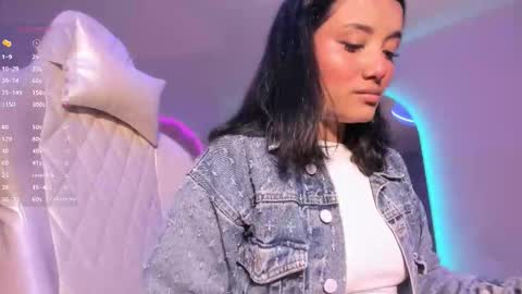 Snapshot of hannahmonttgomery chatting on February 23, 4:15 pm hannahmonttgomery Help me reach 100 Hands up online show from February 23, 4:15 pm