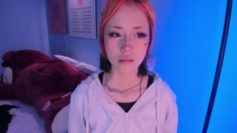 Hannah online show from May 22, 12:33 pm