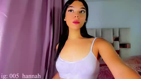 hannahsmit_ online show from September 13, 8:25 am