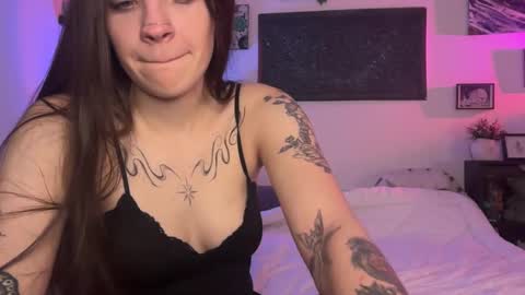 Hannah Taylor online show from February 17, 9:43 pm