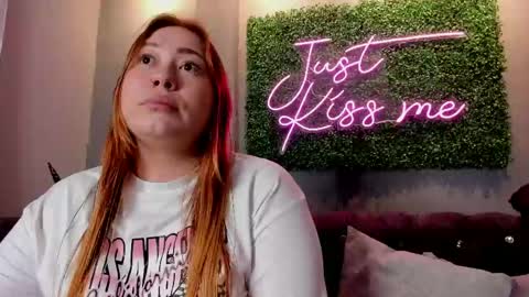 hannamartinn_ online show from April 20, 3:15 pm