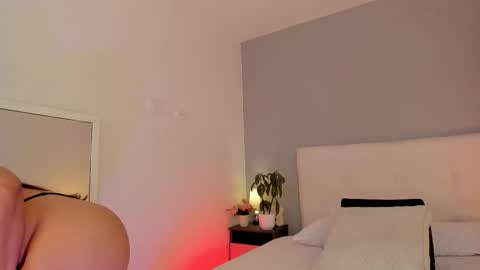 Snapshot of hannamartinnez chatting on October 16, 4:52 pm hannamartinnez online show from October 16, 4:52 pm