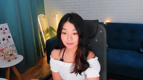 hannarosie online show from December 1, 7:36 pm