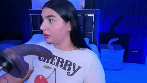 Hannasscott online show from October 24, 1:07 pm