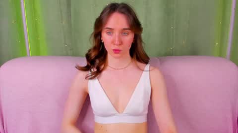 Snapshot of hannavanilla chatting on April 16, 8:37 am Hannavanilla online show from April 16, 8:37 am