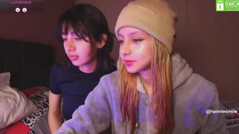 Snapshot of hanniesmile_ chatting on April 30, 8:57 pm Hannie online show from April 30, 8:57 pm