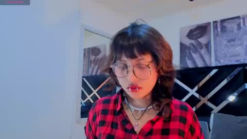 Snapshot of hannita_01 chatting on June 5, 12:11 pm hannita_01 online show from June 5, 12:11 pm