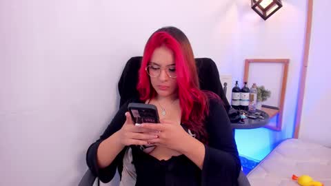 Snapshot of hannybelle__ chatting on December 16, 4:34 pm Hanny online show from December 16, 4:34 pm