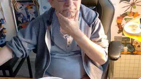 charly online show from October 16, 10:27 am