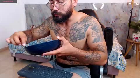 hanz_col online show from December 4, 4:00 am