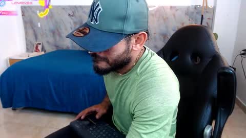 hanz_col online show from December 17, 1:55 am