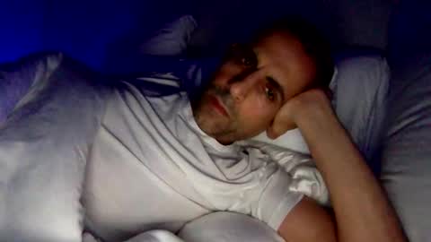 Snapshot of happy2334 chatting on November 25, 10:37 am skysky6969 online show from November 25, 10:37 am