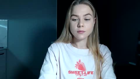 happy_fox_ online show from November 23, 5:02 pm