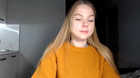 happy_fox_ online show from February 21, 9:38 pm