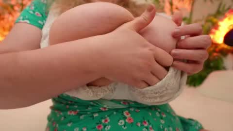 Snapshot of happyalice chatting on February 19, 5:53 pm HappyAlice online show from February 19, 5:53 pm