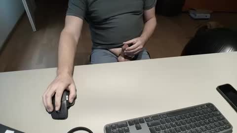 Snapshot of happybugger chatting on October 26, 2:12 pm Cum for you online show from October 26, 2:12 pm