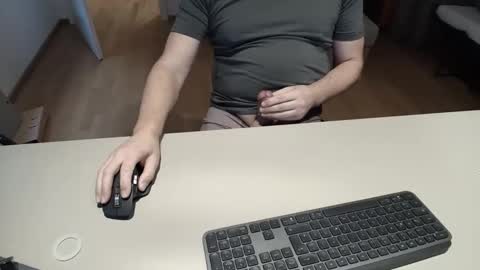 Snapshot of happybugger chatting on December 23, 11:08 am Cum for you online show from December 23, 11:08 am