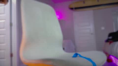 Snapshot of happyendingstory chatting on December 18, 7:14 am Josh Hamilton online show from December 18, 7:14 am