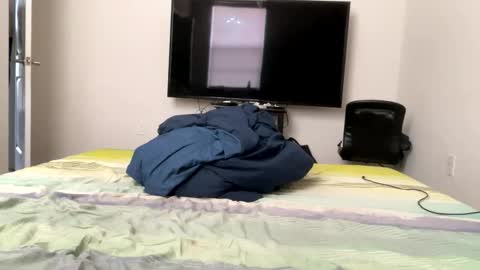 happyhipppp online show from April 24, 6:21 pm