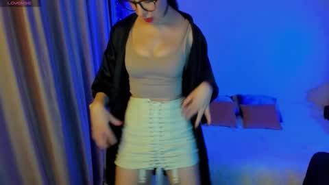 Stephanie online show from October 10, 4:17 pm