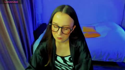 Stephanie online show from June 4, 7:09 pm