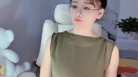 Snapshot of happysweetie168 chatting on December 2, 5:48 am Daisy online show from December 2, 5:48 am