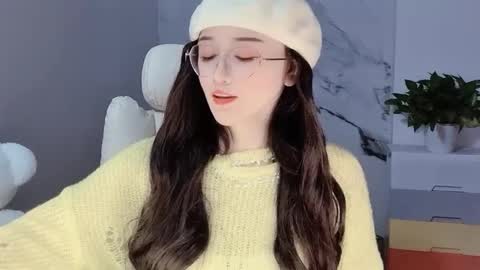 Snapshot of happysweetie168 chatting on December 6, 6:28 pm Daisy online show from December 6, 6:28 pm