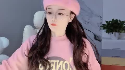 Snapshot of happysweetie168 chatting on December 7, 6:21 am Daisy online show from December 7, 6:21 am