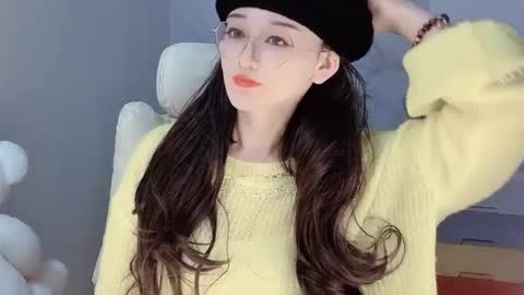 Snapshot of happysweetie168 chatting on December 12, 3:21 am Daisy online show from December 12, 3:21 am