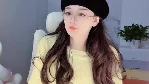 Snapshot of happysweetie168 chatting on December 12, 6:25 am Daisy online show from December 12, 6:25 am