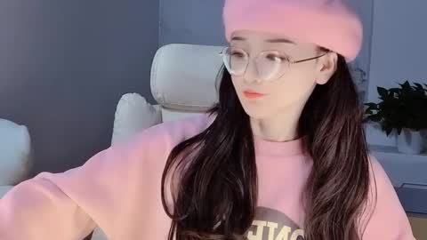 Snapshot of happysweetie168 chatting on December 14, 6:41 pm Daisy online show from December 14, 6:41 pm