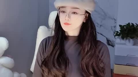 Snapshot of happysweetie168 chatting on December 16, 1:22 pm Daisy online show from December 16, 1:22 pm