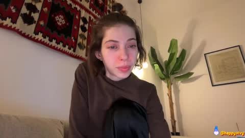 Snapshot of happyvivy chatting on April 5, 12:19 am Vivy online show from April 5, 12:19 am