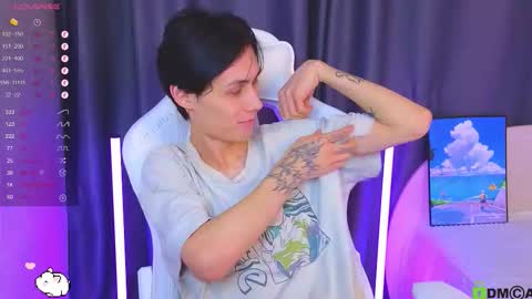 Mark online show from December 4, 7:44 pm