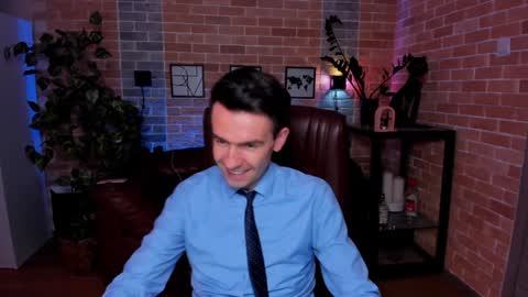 Steve online show from December 8, 3:02 pm
