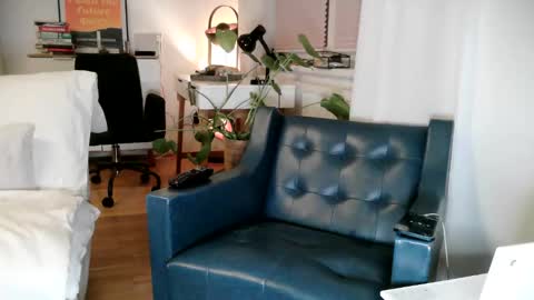 Chris online show from October 15, 7:36 pm