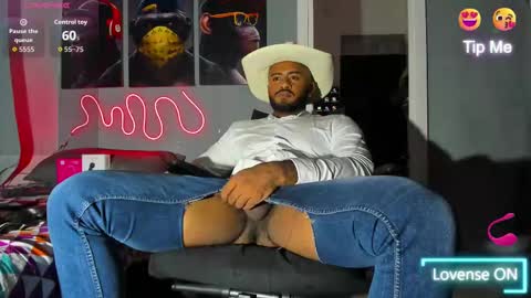 Snapshot of hardboy_latin chatting on October 25, 3:36 am hardboy_latin online show from October 25, 3:36 am