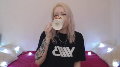 Emily online show from July 4, 9:43 pm