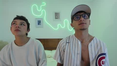 Snapshot of hardcoreheat_ind chatting on February 10, 11:09 pm kade and demi independent models online show from February 10, 11:09 pm