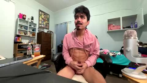 Snapshot of harddmikee chatting on February 14, 6:15 pm harddmikee online show from February 14, 6:15 pm