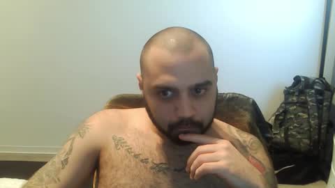 Snapshot of hardschwan chatting on February 19, 3:41 pm hardschwan online show from February 19, 3:41 pm