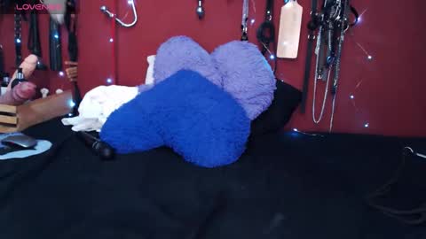 greta online show from February 4, 7:42 pm