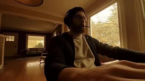 Tom online show from October 31, 7:48 pm